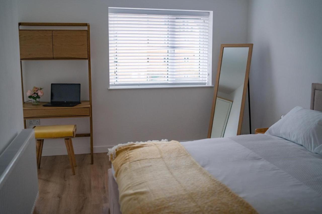 The Red House Modern Stylish Home From Home Walking Distance To Cardiff Bay And City Centre With Parking Ngoại thất bức ảnh