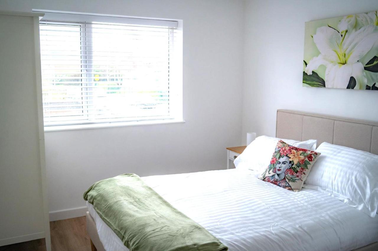 The Red House Modern Stylish Home From Home Walking Distance To Cardiff Bay And City Centre With Parking Ngoại thất bức ảnh