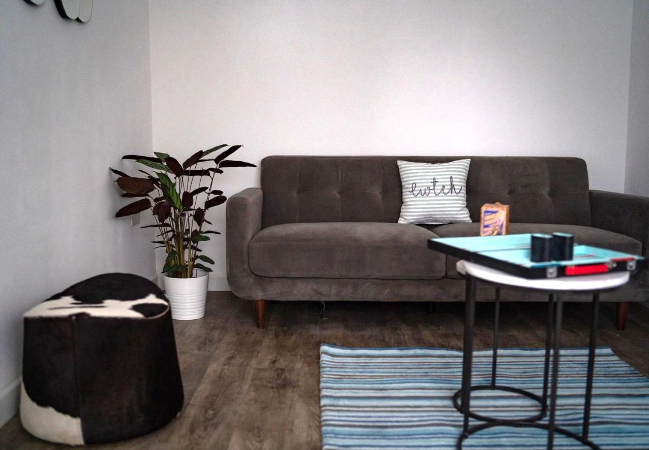 The Red House Modern Stylish Home From Home Walking Distance To Cardiff Bay And City Centre With Parking Ngoại thất bức ảnh