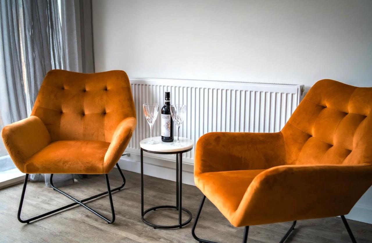 The Red House Modern Stylish Home From Home Walking Distance To Cardiff Bay And City Centre With Parking Ngoại thất bức ảnh