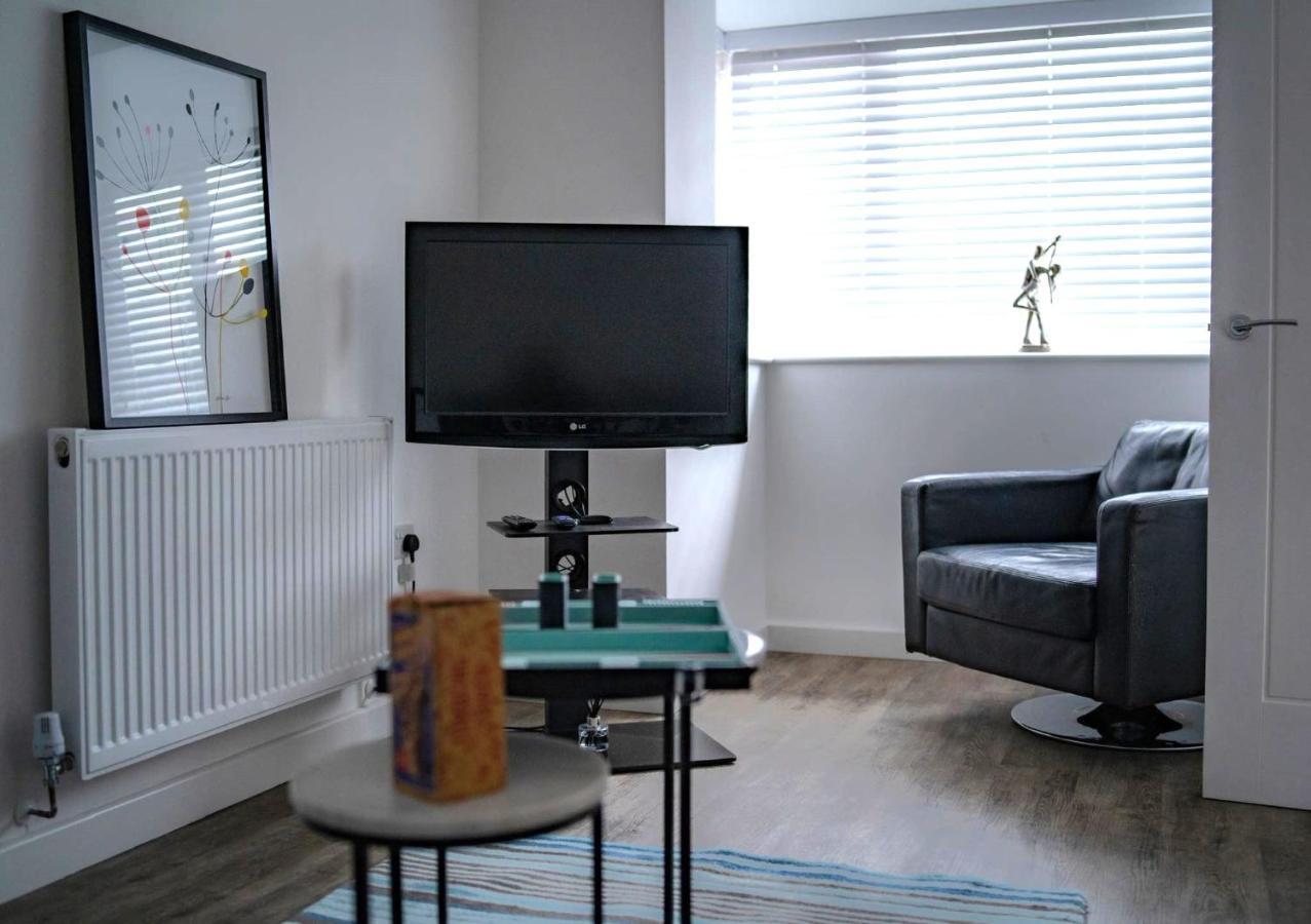 The Red House Modern Stylish Home From Home Walking Distance To Cardiff Bay And City Centre With Parking Ngoại thất bức ảnh